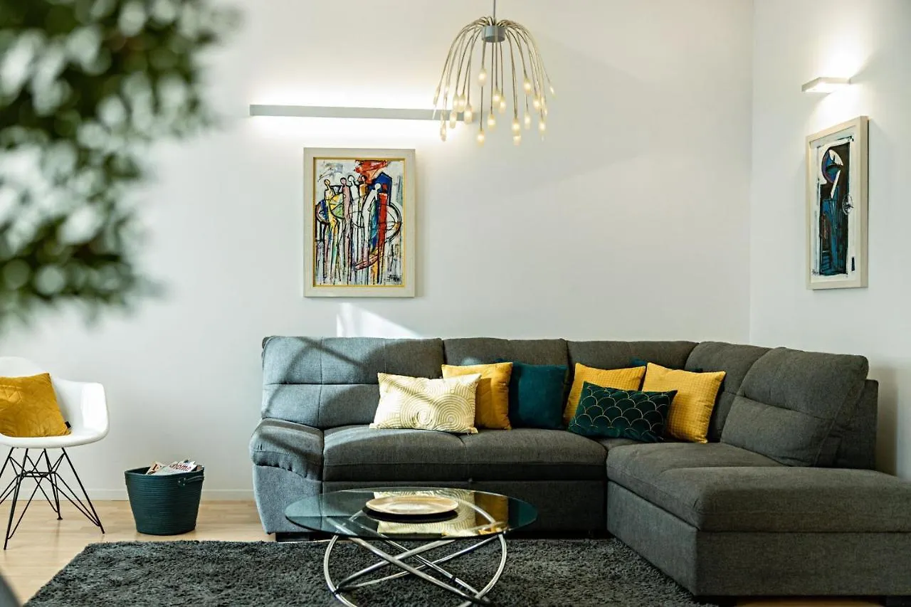 Eltz By Aula Apartment Split